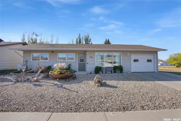 704 Leeville DRIVE, Assiniboia, SK S0H 0B0