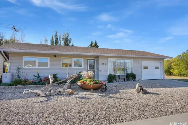 704 Leeville DRIVE, Assiniboia, SK S0H 0B0