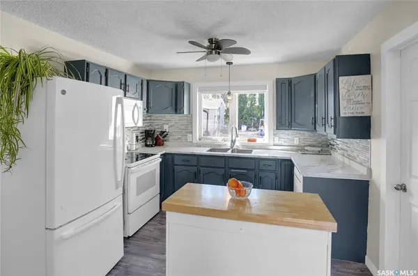 704 Leeville DRIVE, Assiniboia, SK S0H 0B0