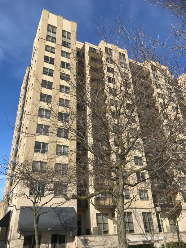 4 Elsinore PATH #602, Toronto W06, ON M8V 4G7