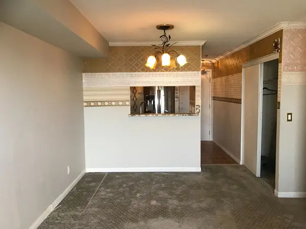 4 Elsinore PATH #602, Toronto W06, ON M8V 4G7