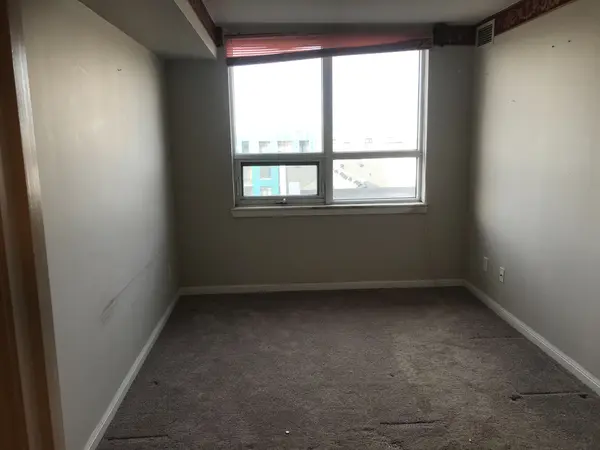 4 Elsinore PATH #602, Toronto W06, ON M8V 4G7