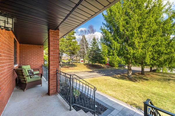 38 Marilyn ST, Caledon, ON L7C 1H5