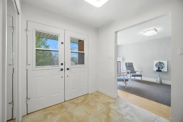 38 Marilyn ST, Caledon, ON L7C 1H5