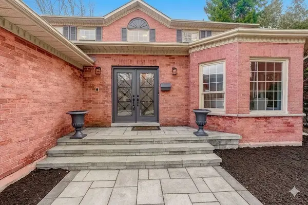 9 Morrison Creek CRES, Oakville, ON L6H 4C2