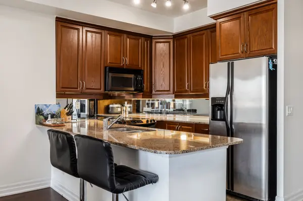 2087 Lake Shore BLVD W #1504, Toronto W06, ON M8V 4G3