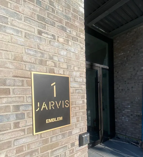 1 Jarvis ST #521, Hamilton, ON L8R 3J2