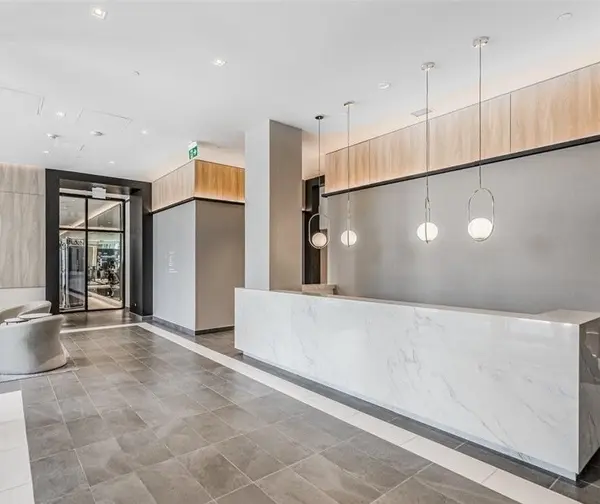 1 Jarvis ST #521, Hamilton, ON L8R 3J2