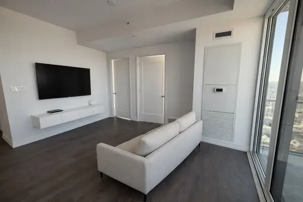 75 James ST S #2814, Hamilton, ON L8P 4V8