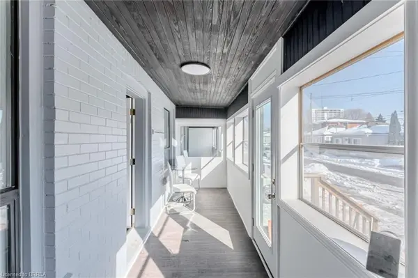 42 East 31st ST, Hamilton, ON L8V 3N7