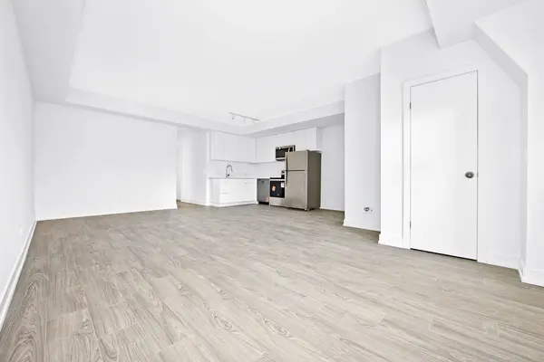 16 Melbourne AVE #105B, St. Catharines, ON L2P 3J8