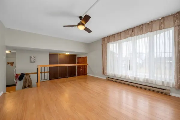 1112 St Pierre ST, Orleans - Convent Glen And Area, ON K1C 1L5