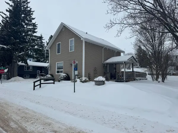 11 James St ST, Lansdowne Village, ON K0E 1L0