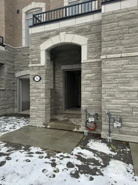 34 Coote CT, Pickering, ON L1T 0P5