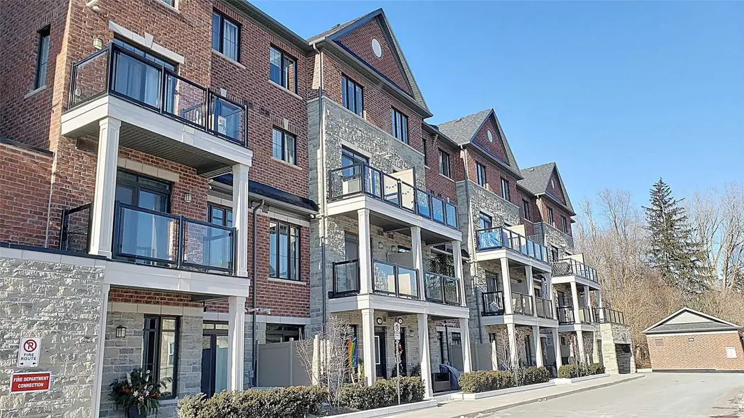 196 Pine Grove RD #26, Vaughan, ON L4L 0H8