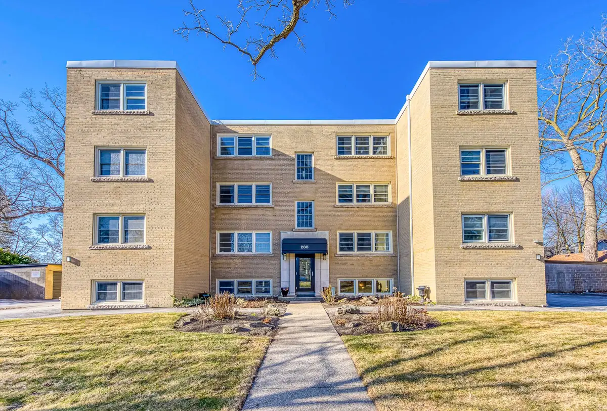288 Reynolds ST #1, Oakville, ON L6J 3L4