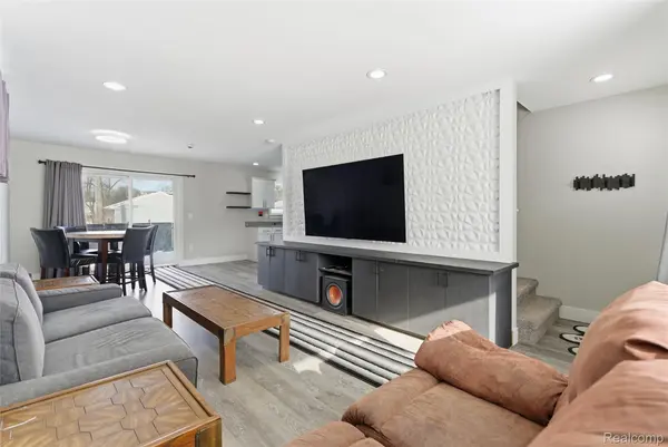 507 E Muir AVE, Hazel Park, MI 48030