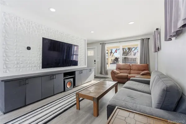 507 E Muir AVE, Hazelparkcity_oakland, MI 48030