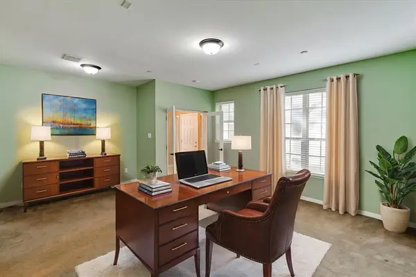 3912 Amberwood Drive, Addison, TX 75001