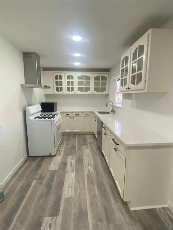 7911 Komalty Drive, Dallas, TX 75217