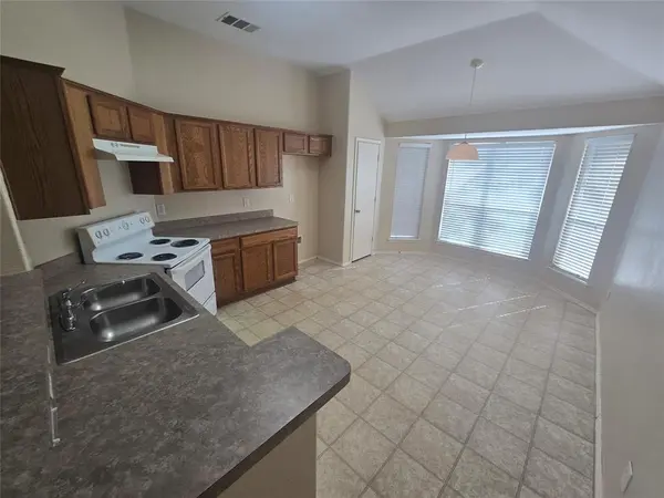 6622 Fairglen Drive, Arlington, TX 76002