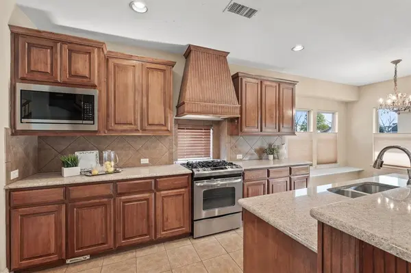 1312 Sea Pines Drive, Savannah, TX 76227