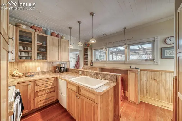 202 S 4th ST, Westcliffe, CO 81252