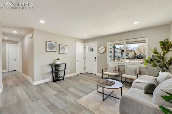 831 Sequoia DR, Colorado Springs, CO 80910