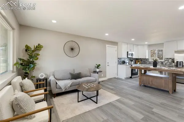 831 Sequoia DR, Colorado Springs, CO 80910