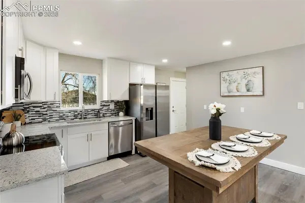 831 Sequoia DR, Colorado Springs, CO 80910