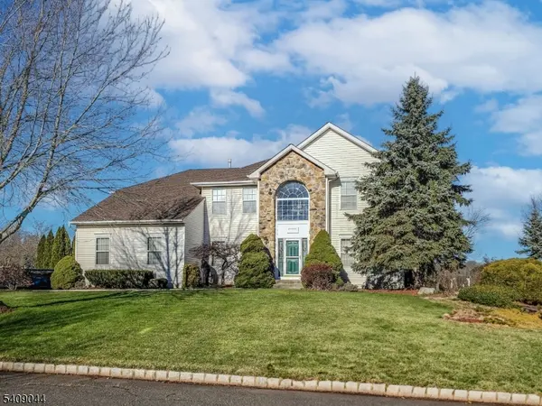 6 Bering Way, Franklin Twp., NJ 08873