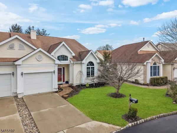 27 Chandler Ct, Monroe Twp., NJ 08831