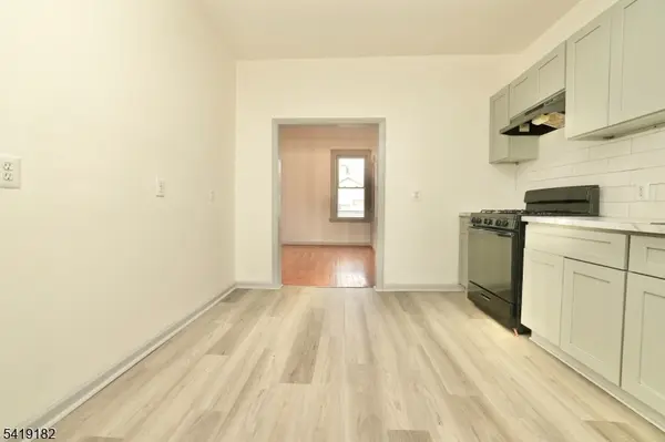 76 Aldine St, Newark City, NJ 07112