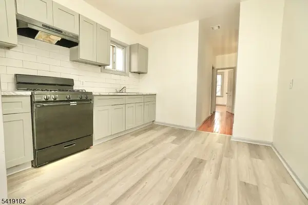 76 Aldine St, Newark City, NJ 07112