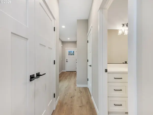 122 SW Alder CT, Warrenton, OR 97146