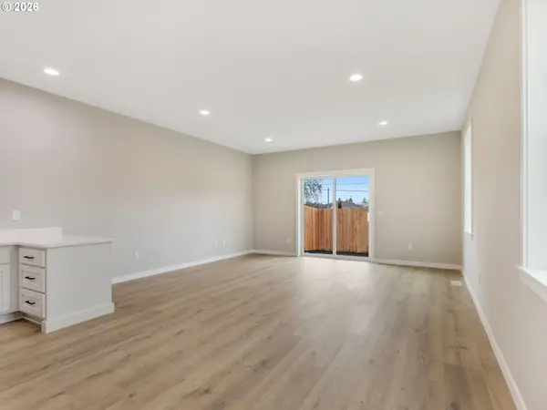 122 SW Alder CT, Warrenton, OR 97146