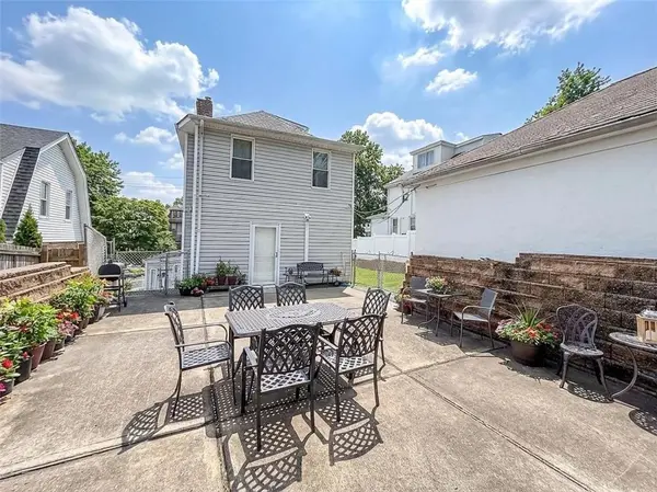 33 Hope AVE, Staten  Island, NY 10305