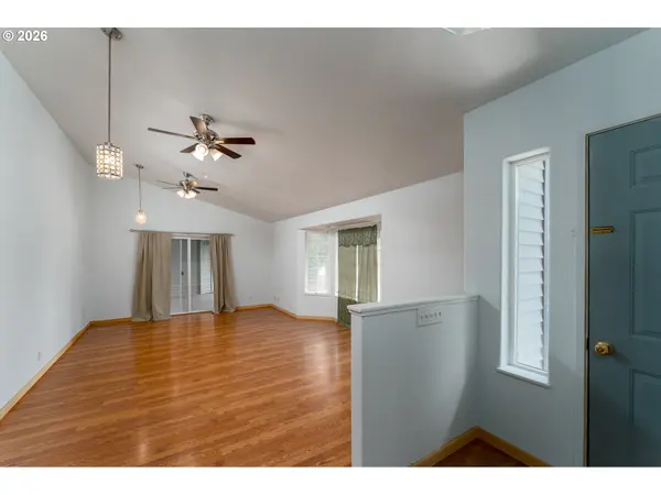 2340 KELSO DR, Kelso, WA 98626