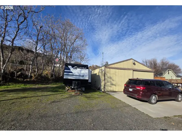 624 Dufur AVE, Maupin, OR 97037