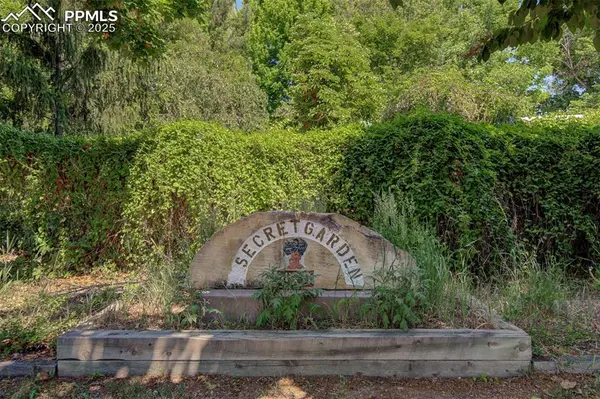 420 S 19th ST, Colorado Springs, CO 80904