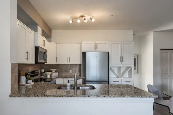 1540 Sherwood BLVD NW #1235, Calgary, AB T3R 0K5