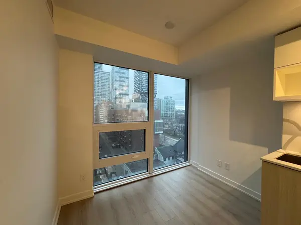 100 Queen ST E #901, Toronto C08, ON M5C 0B5