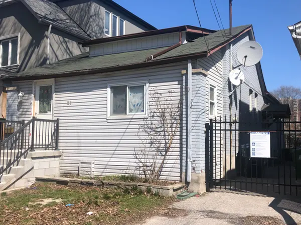 21 Eastdale AVE, Toronto E03, ON M4C 4Z8