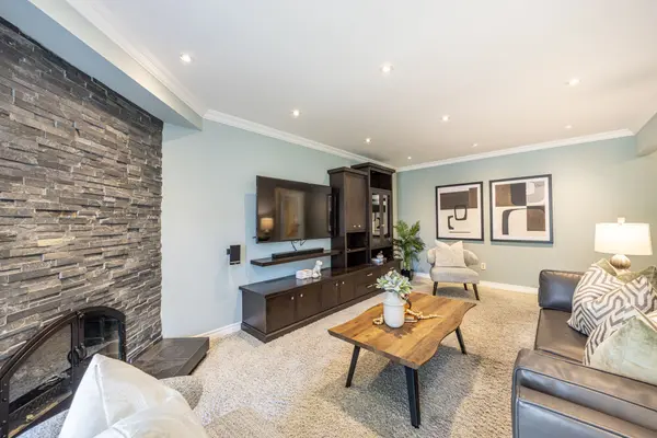 85 Colvin CRES, Vaughan, ON L4J 2N7