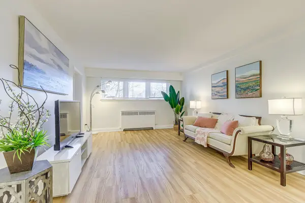 288 Reynolds ST #1, Oakville, ON L6J 3L4