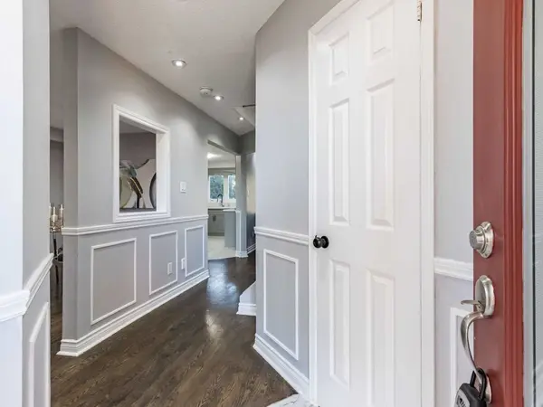 25 Horsham ST #Upper, Brampton, ON L6X 3R6