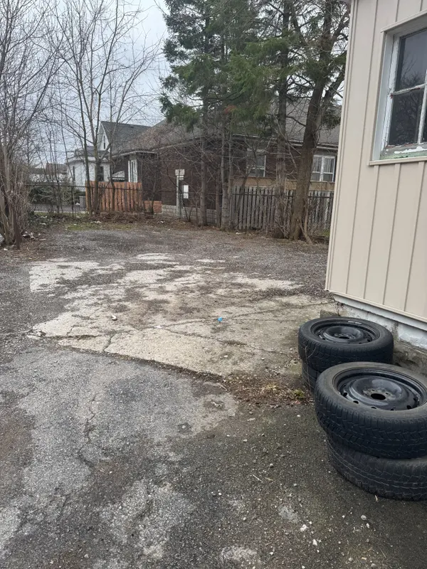 126 Egerton ST, London East, ON N5Z 2G4