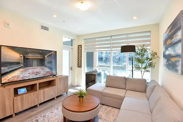 16 Concord PL #145, Grimsby, ON L3M 0J1