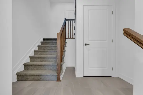 802 Anciano CRES, Kanata, ON K2S 0J7