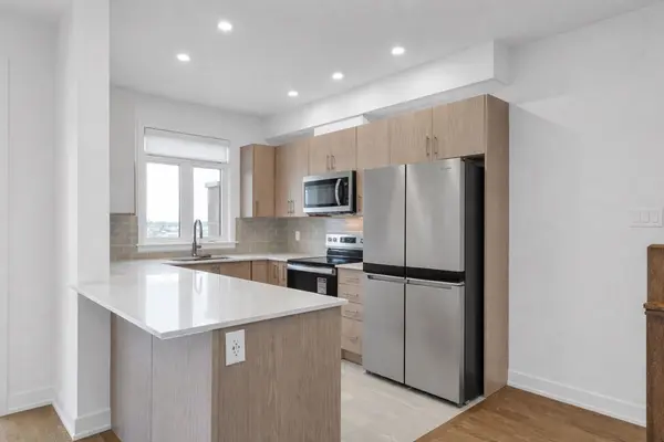 802 Anciano CRES, Kanata, ON K2S 0J7